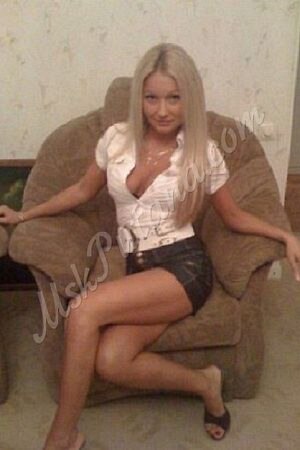 Юля, метро Выхино
