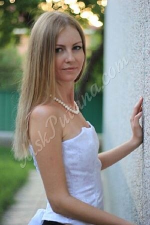 Настя, метро Театральная