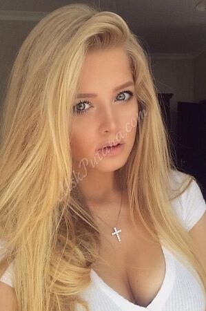 Оксана, метро Ботанический сад