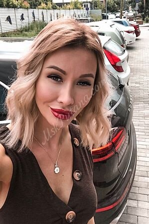 Полина, метро Севастопольская