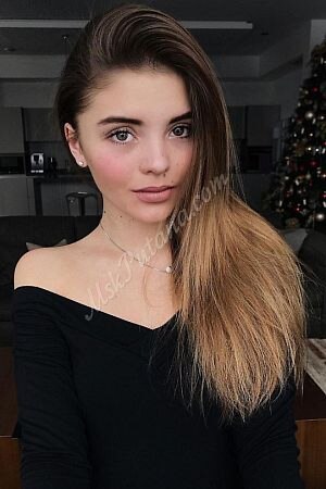 Лена, метро Улица Скобелевская