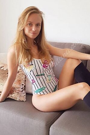 света, метро Молодёжная