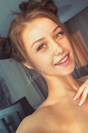 Юля, метро Филёвский парк