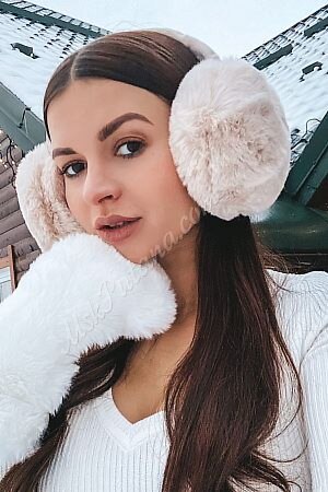 Лариса, метро Славянский бульвар