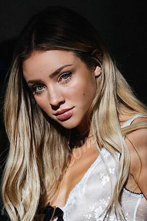 Юлия, метро Балтийская