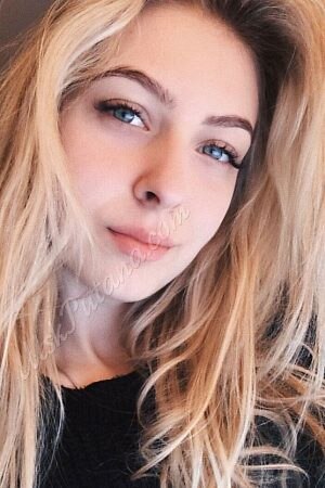 Алла, метро Балтийская