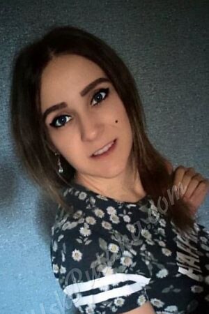 Алла, метро Площадь Революции