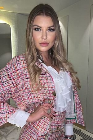 Ника, метро Университет