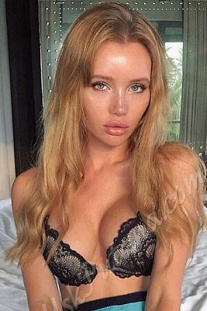 Юля, метро Смоленская