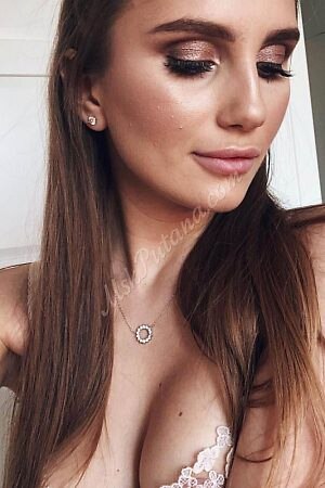 Хелена, метро Крестьянская застава