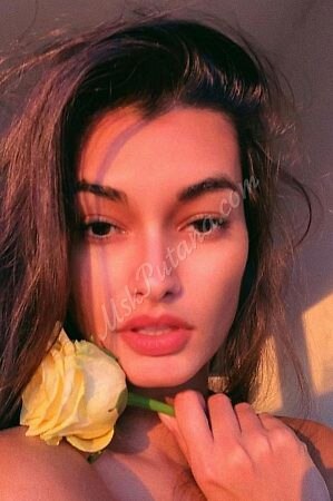Анна, метро Молодёжная