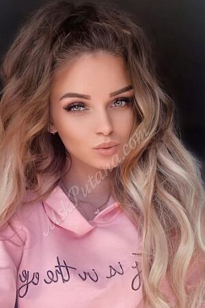 Анна, метро Киевская