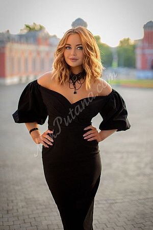 Ника, метро Чеховская