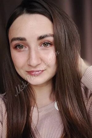 Лена, метро Технопарк
