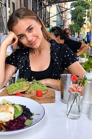 Лена, метро Октябрьская